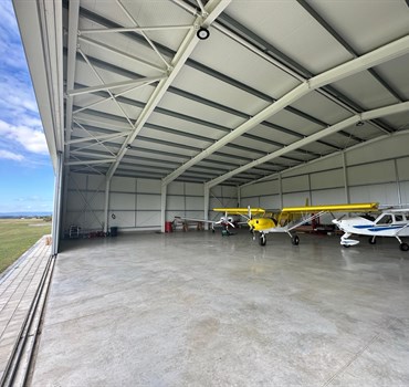 Interiér montovaného hangáru Žatec